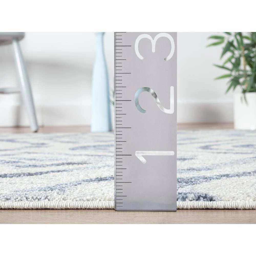 Cruz Cream 4 ft. x 6 ft. Geometric Polypropylene Area Rug by Abani 8 Cruz Cream 4 ft. x 6 ft. Geometric Polypropylene Area Rug by Abani - Image 6