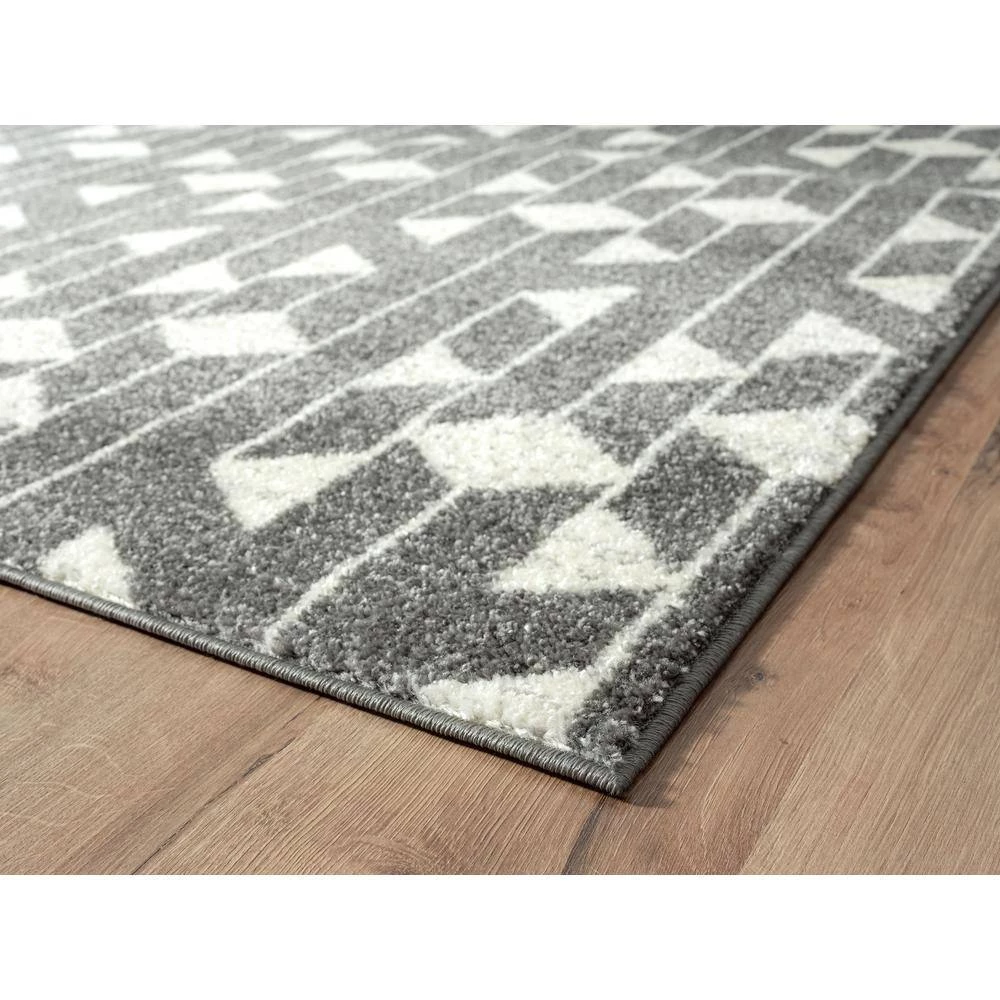 Casa Grey 4 ft. x 6 ft. Geometric Polypropylene Area Rug by Abani 5 Casa Grey 4 ft. x 6 ft. Geometric Polypropylene Area Rug by Abani - Image 3